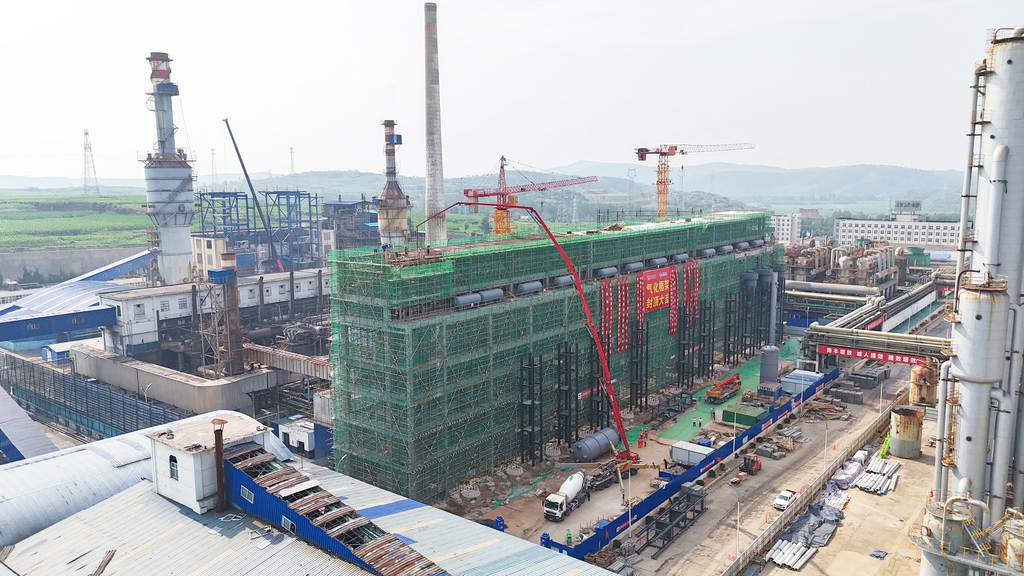山西晉豐項目氣化裝置封頂 (1).jpg